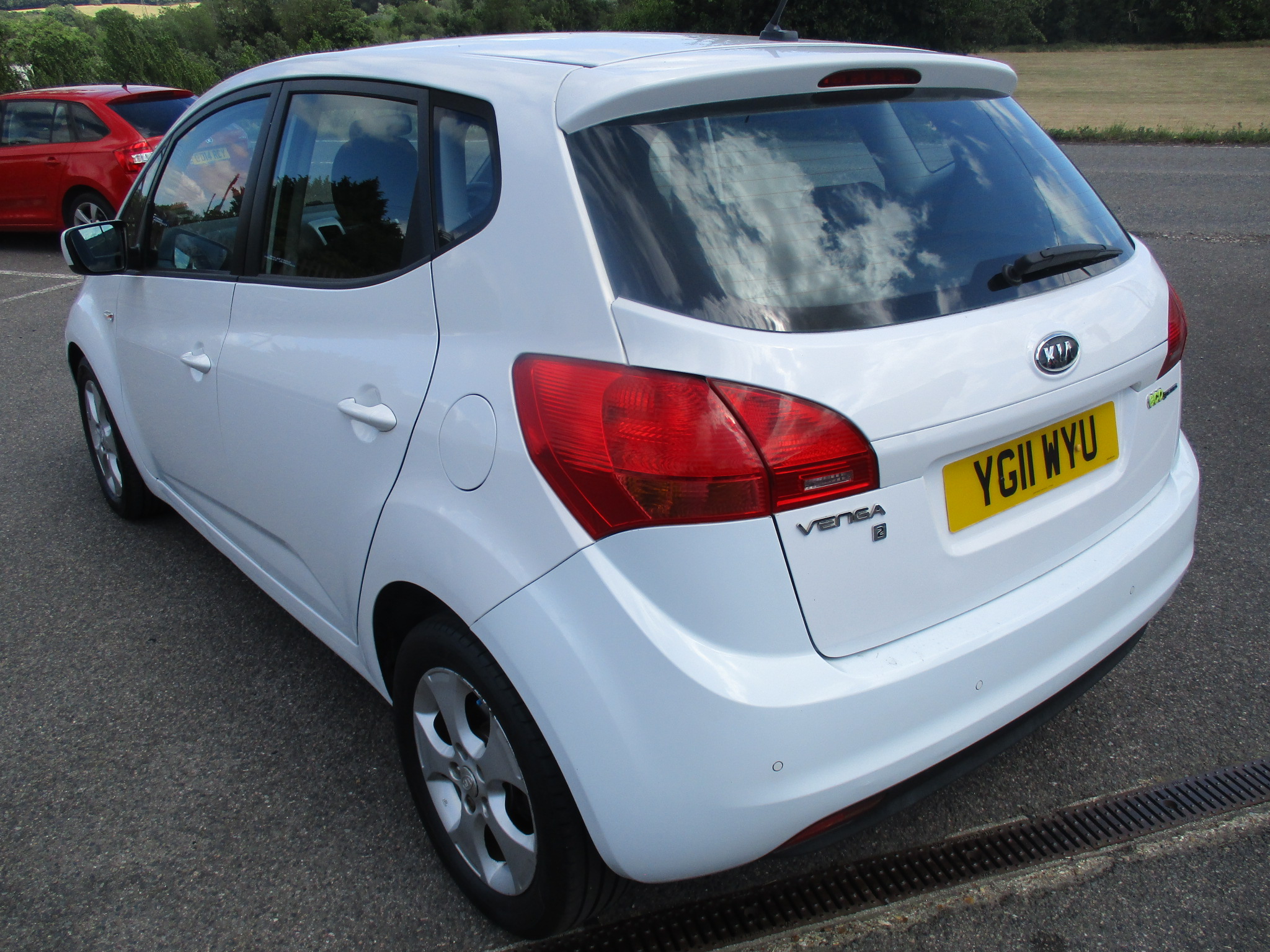 KIA VENGA 1.4 CRDI ECO DYNAMICS (6 SPD) 2011